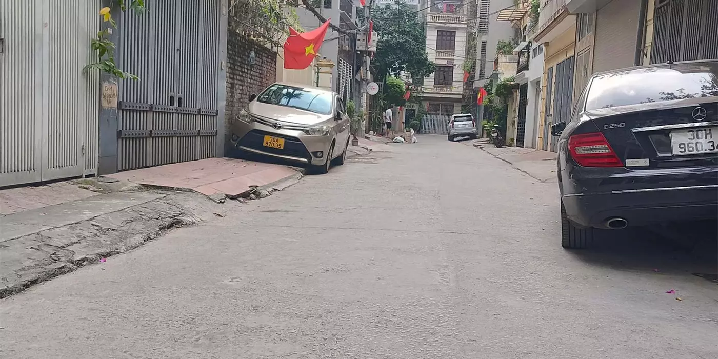 BÁN ĐẤT PHÙNG CHÍ KIÊN, DT 66M2,  PHÂN LÔ Ô TÔ TRÁNH, VỈA HÈ, GẦN PHỐ, CHỈ 18.5 TỶ