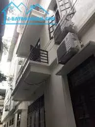 Cần BÁN GẤP nhà 5 tầng MP Hoàng Quốc Việt DT  69m2 giá chỉ NHỈNH 15 TỈ.