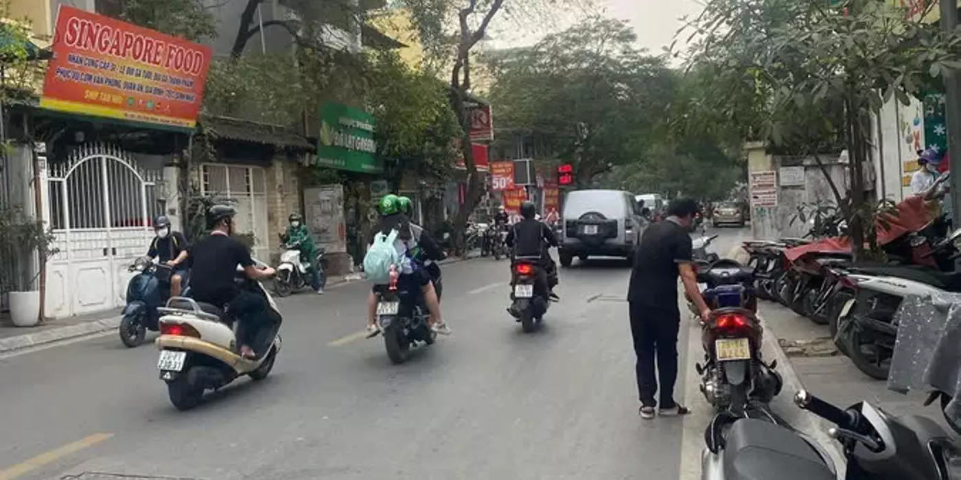 BÁN ĐẤT TỨ LIÊN, TÂY HỒ. 85M2 C4 MT 4,7M 11,5 TỶ- 1 NHÀ RA PHỐ- Ô TÔ ĐI VÒNG QUANH.