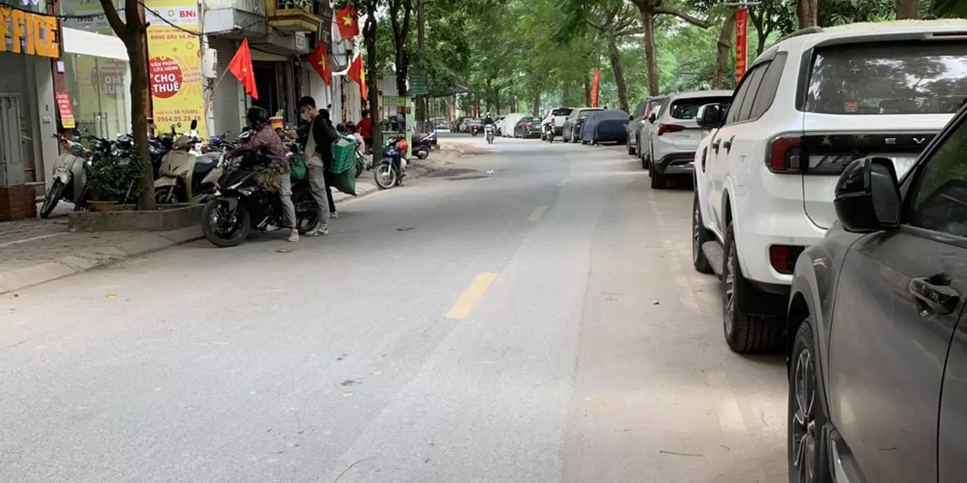 CẦN BÁN NHÀ MẶT PHỐ NGUYỄN ĐÌNH HOÀN DT 110M2 - MT 8M -29 TỶ -KINH DOANH Đỉnh