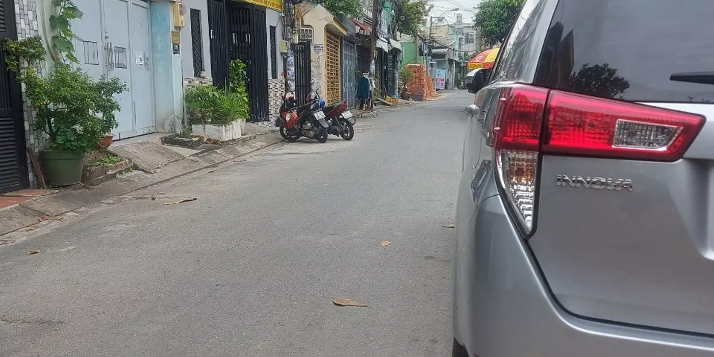 Bán CĂN HỘ DV Hẻm Xe Hơi đường Âu Cơ,Q.Tân Bình,DT:29mx32m,KC:HẦM,8 lầu,,Giá:90 tỷ.