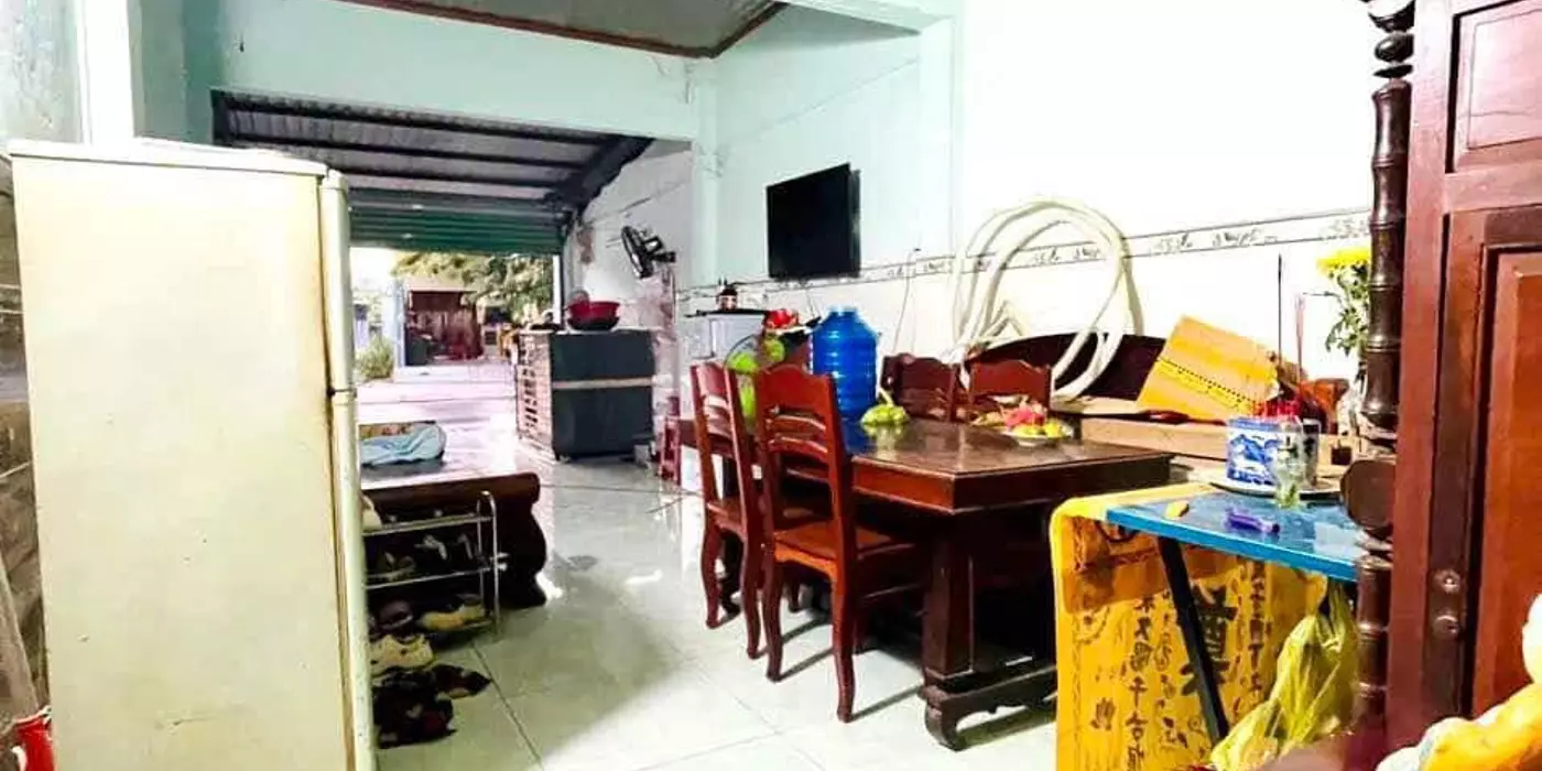 NHÀ MẶT TIỀN ĐƯỜNG NHỰA HUỲNH THỊ MÀI - GẦN CHỢ NHỎ TÂN HIỆP - VỪA Ở VỪA KINH DOANH. Chỉ 3,25 tỷ.