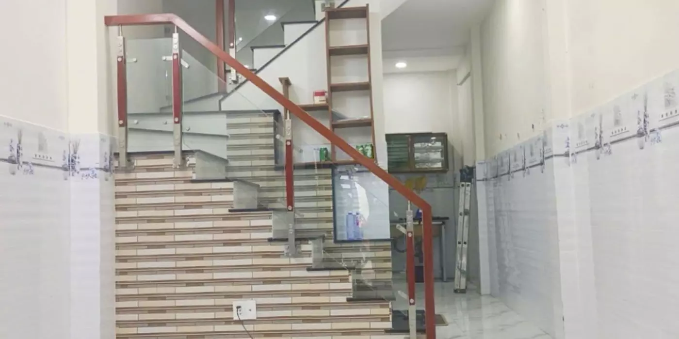 LÊ VĂN QUỚI - HẺM THÔNG - 36M2 - 2 TẦNG 2PN GIÁ 3.7 TỶ