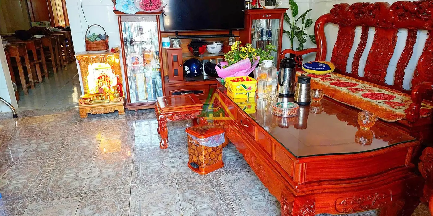 Cho thuê nhà nguyên căn 3 phòng ngủ đường Ngô Thị Nhậm phường 4 giá 10tr