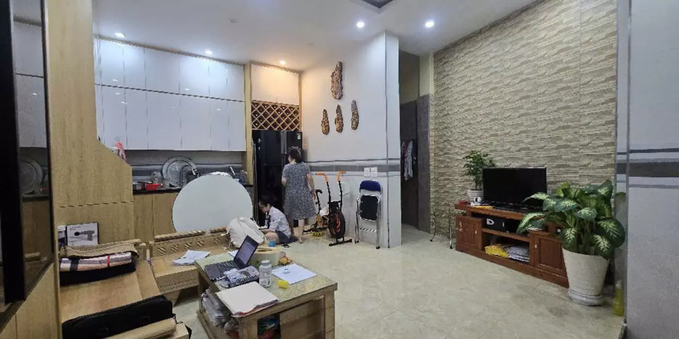 Pháo Đài Láng - Nhà đẹp, chủ tự xây, cực chắc chắn rộng 35m, 3 tầng