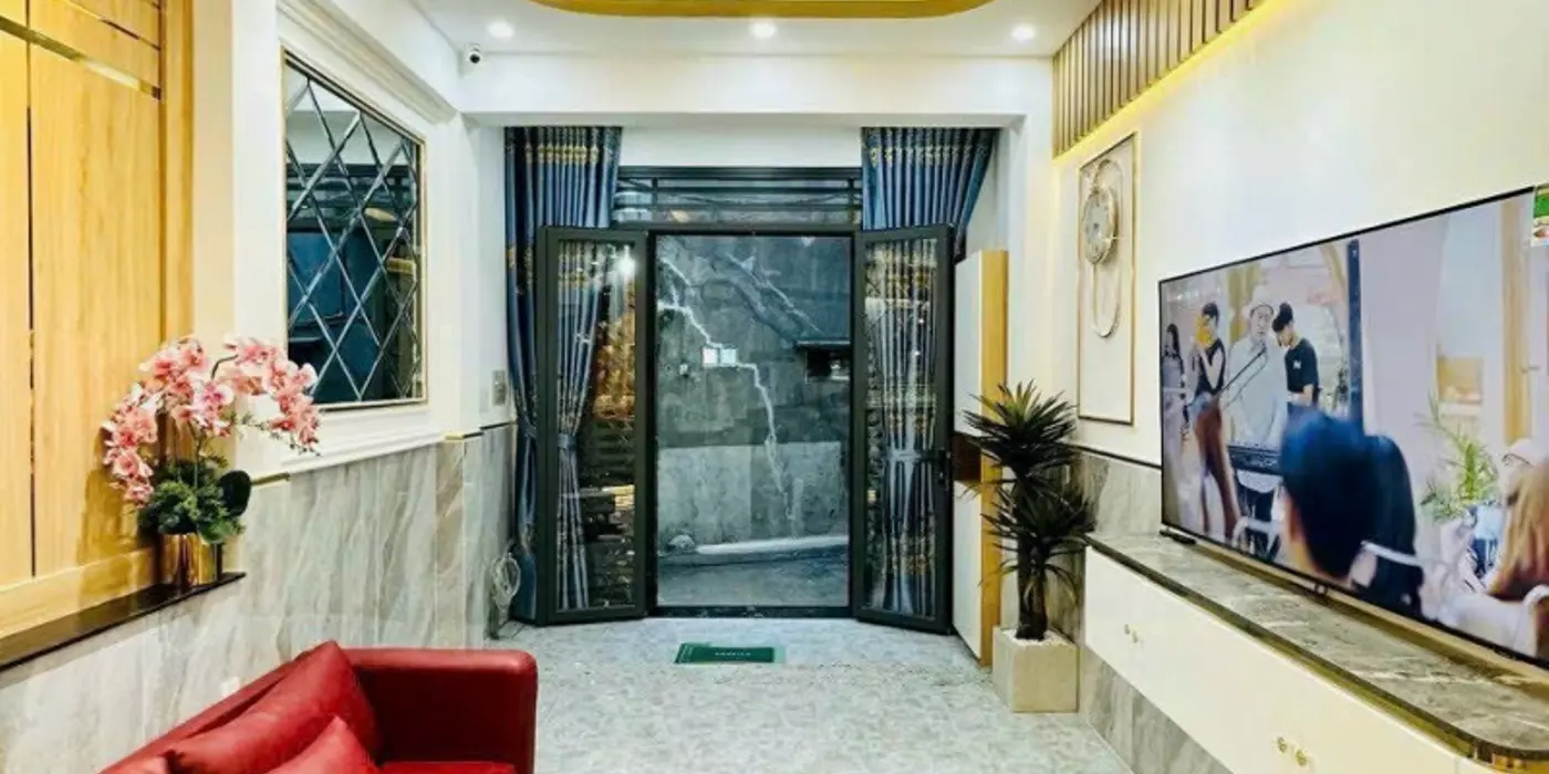 Ngay Công Viên Phường 11 - Gần HXH - DTCN 40m2 - BTCT 3 Tầng