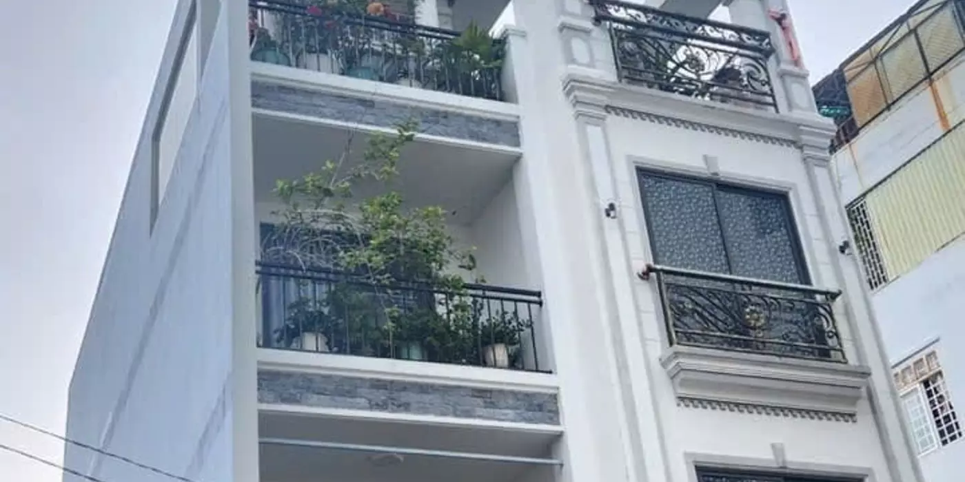 Bán nhà Hoàng Hoa Thám, Bình Thạnh, 4 tầng, 61m2 nở hậu, chỉ 8.4 tỷ