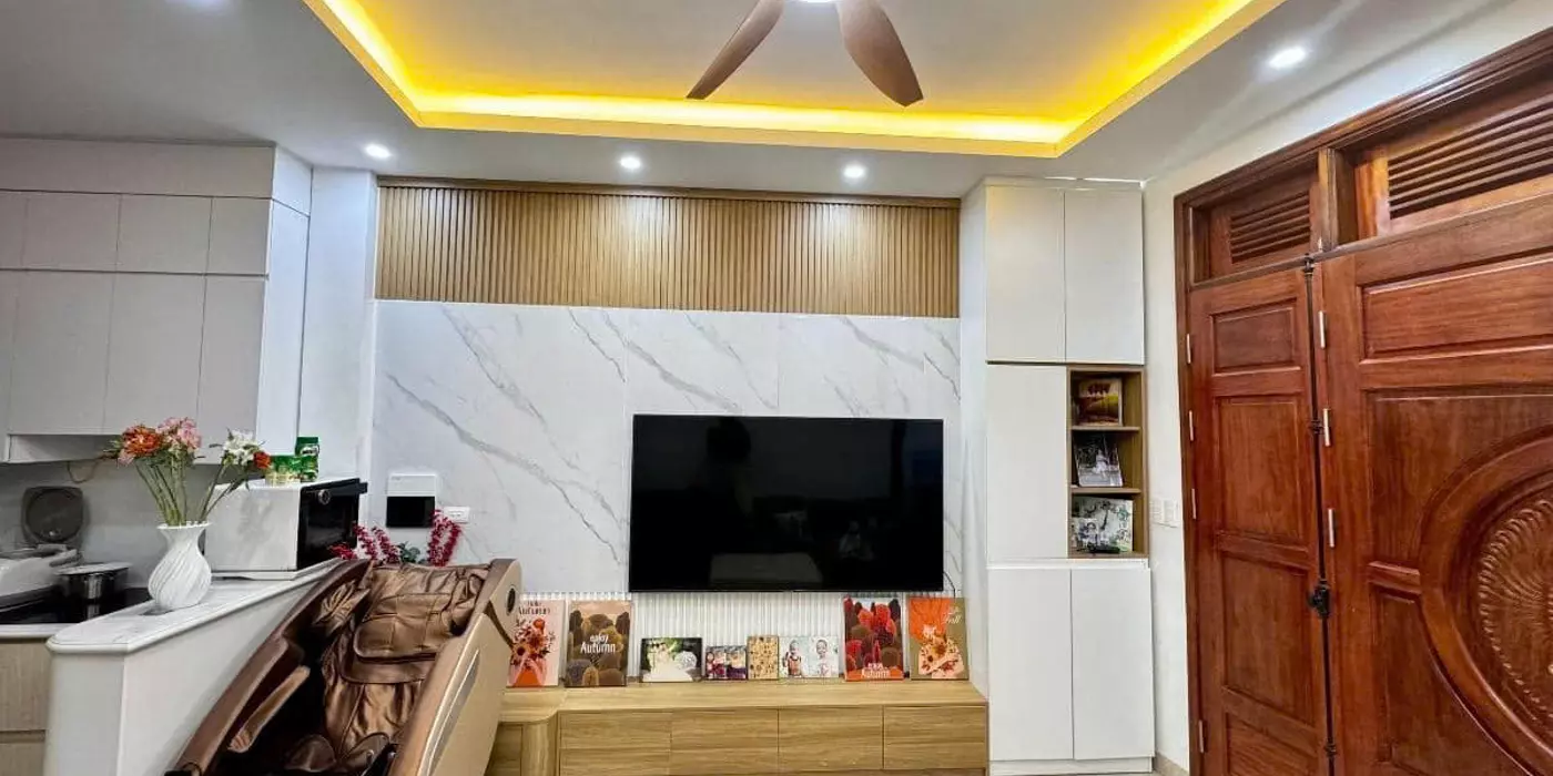 BÁN NHÀ KĨM MÃ 36M2- GIÁ NHỈNH 5.35 TỶ- Ô TÔ CÁCH NHÀ 10M