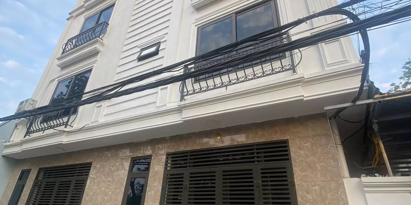 TIN THẬT! Nhà 4,5 tầng, full nội thất, cách 1 nhà ra ô tô tránh,ở luôn