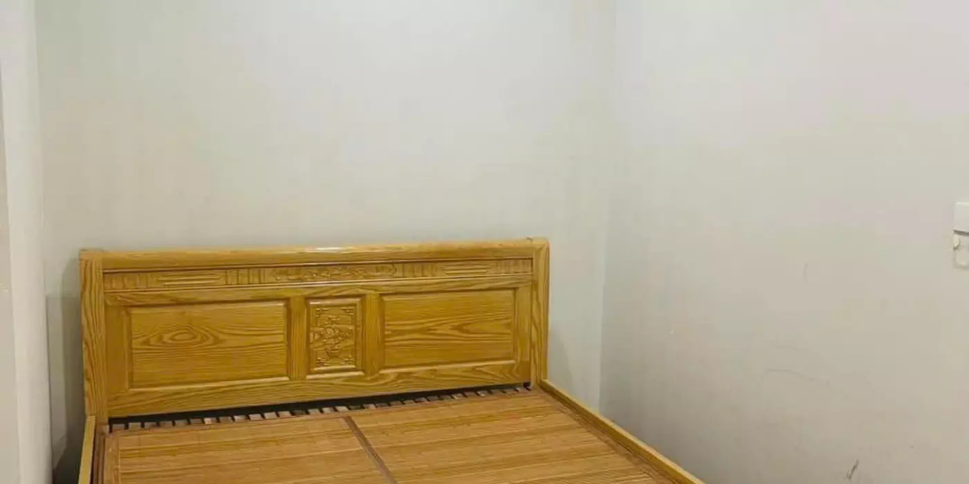Cần bán căn hộ 49m2 1 ngủ +1 nhà sửa sang và làm nội thất cơ bản liền tường chung cư HH2 Xuân Mai