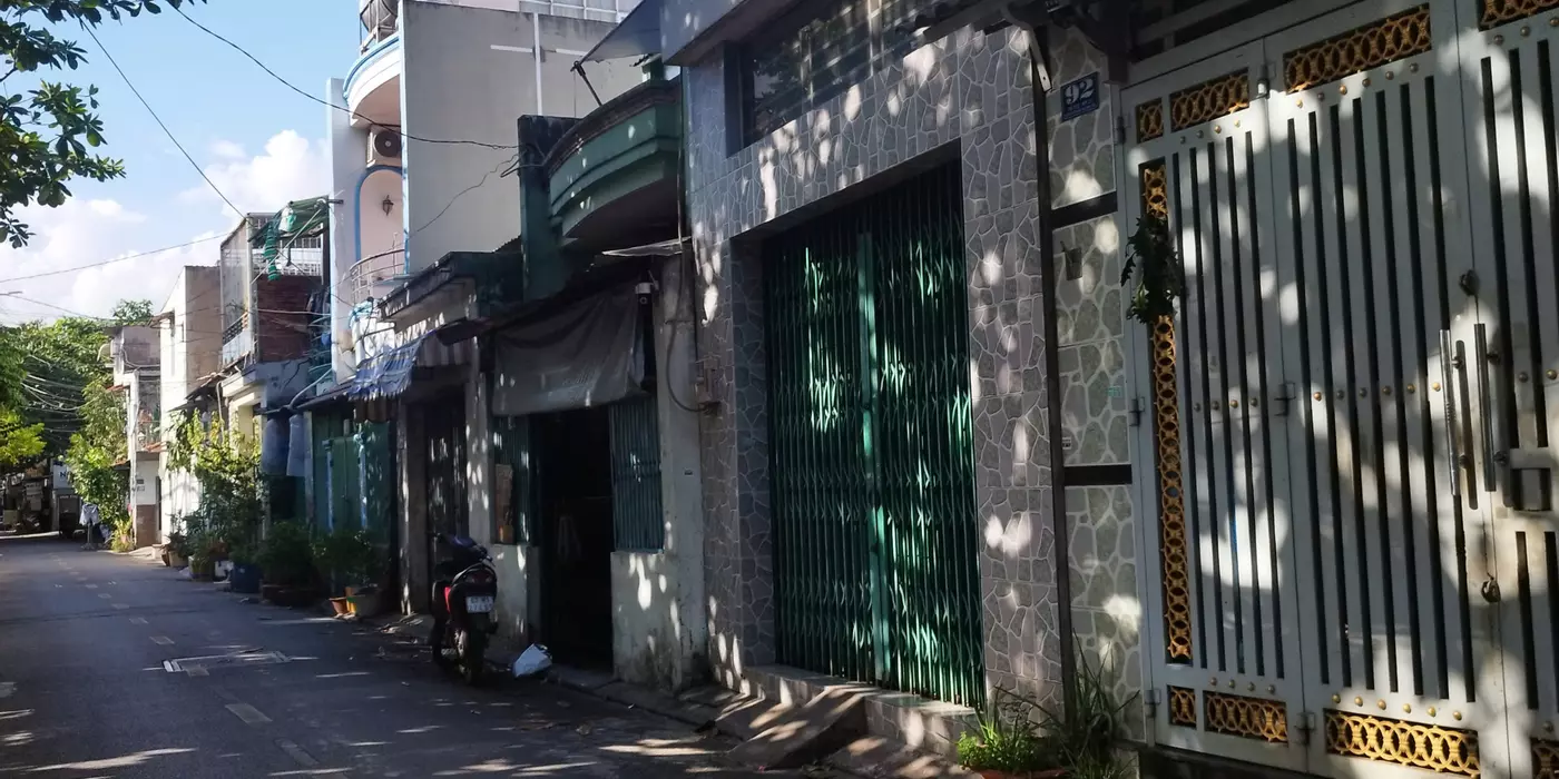 BÁN ĐẤT TẶNG NHÀ NGAY SÁT KHU TÊN LỬA DT 124M2  (7,5x14) NỞ HẬU - GÓC 2MT HXH THÔNG CHỈ
