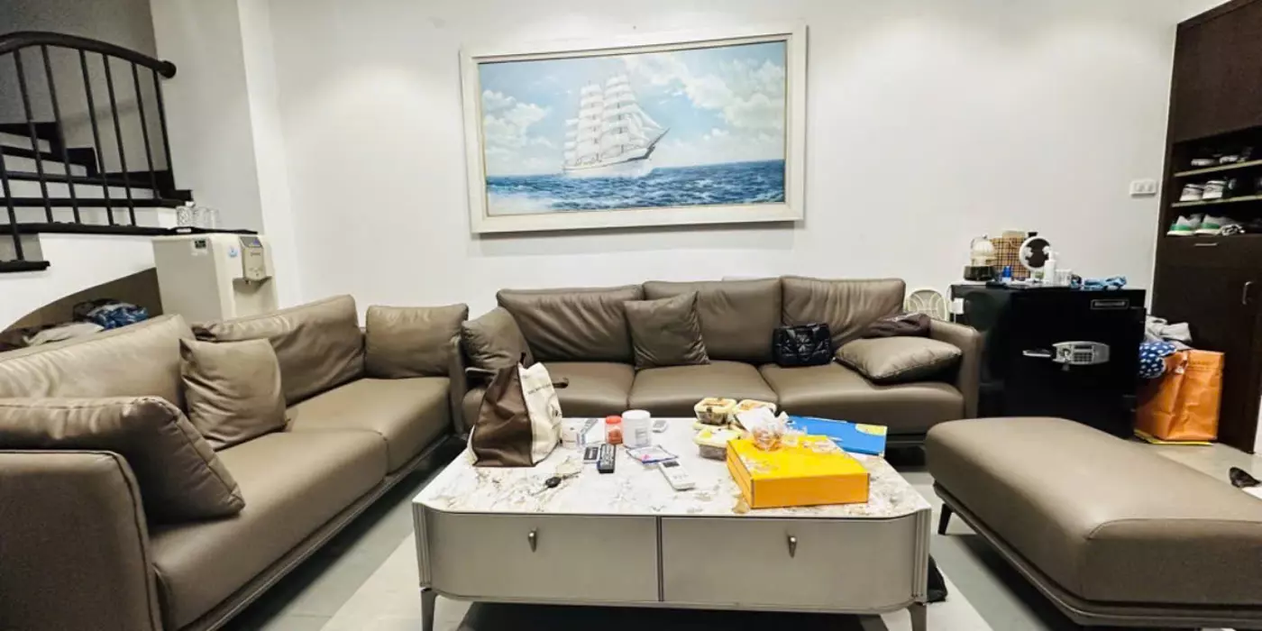 SIÊU PHẨM HIẾM - NHÀ ĐẸP - XÂY 3 THOÁNG - TRUNG TÂM BỒ ĐỀ - NGÕ Ô TÔ 7 CHỖ .
BỒ ĐỀ LONG BIÊN 110
