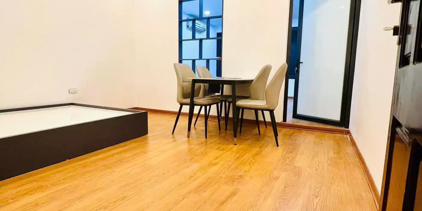 Bán tập thể Núi Trúc, Ba Đình, tầng 5, chỉ hơn 2 tỷ, nhà mới đẹp thoáng sạch ở ngay