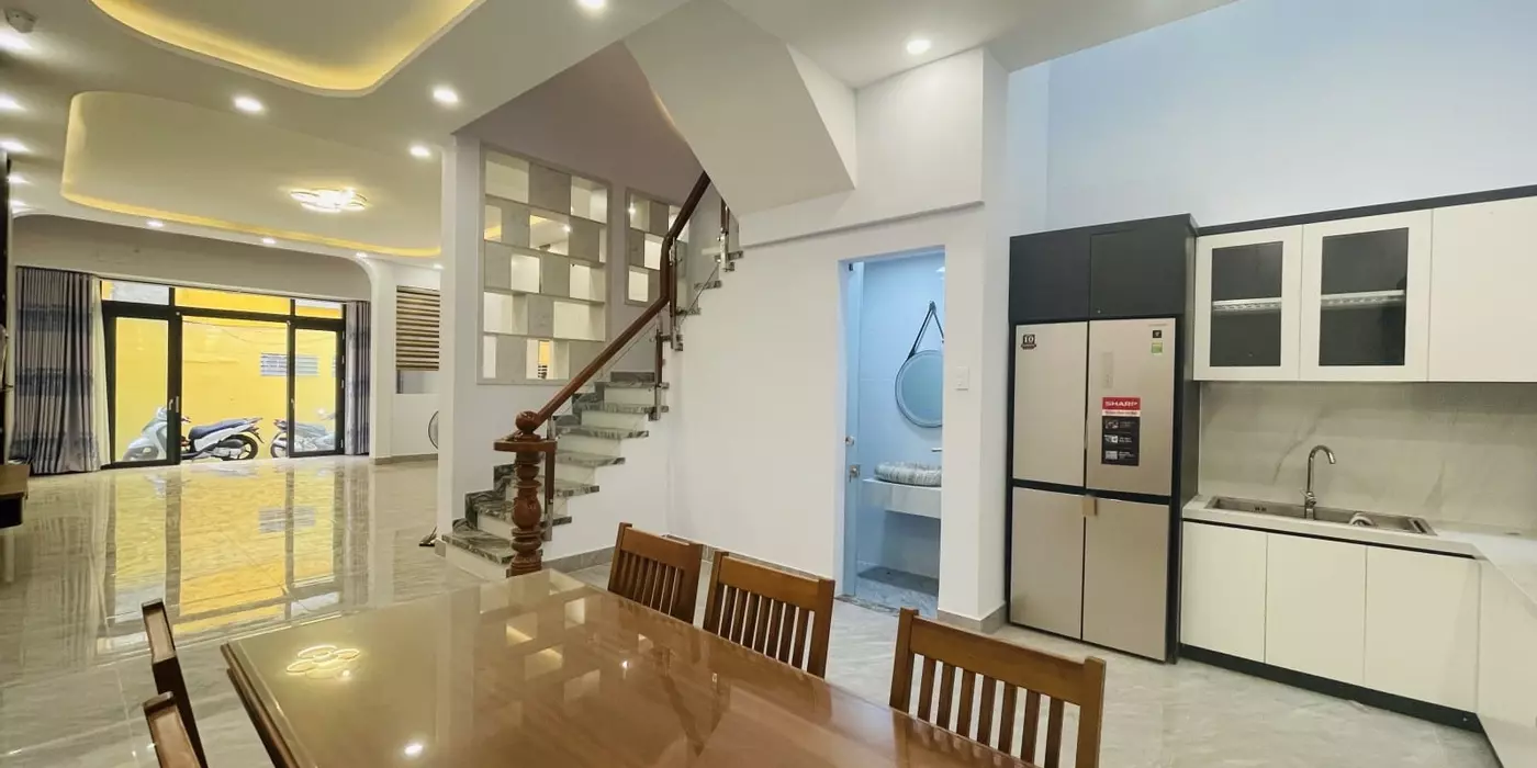 Nhà đẹp P.24, BT , gần Ngã Tư Hàng Xanh, 46m2, 2 tầng , DÒNG TIỀN