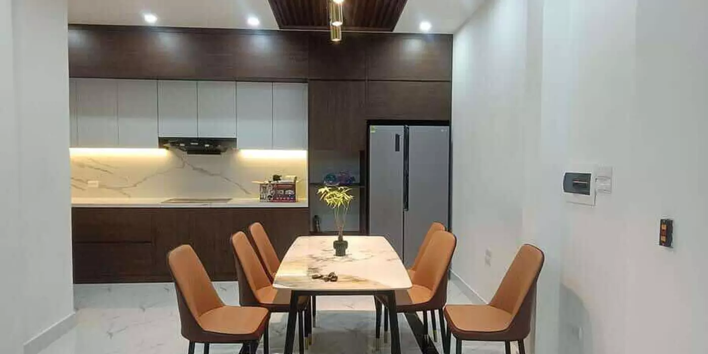 NHÀ ĐẸP Ở LUÔN - Ô TÔ CON ĐỖ CỬA, 10M Ô TÔ TRÁNH - DÂN TRÍ CAO, YÊN TĨNH, Ở SƯỚNG