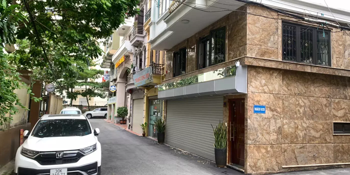 HOÀNG QUỐC VIỆT, VỈA HÈ, PHÂN LÔ, Ô TÔ TRÁNH, MẶT TIỀN 4M. 9,7 TỶ