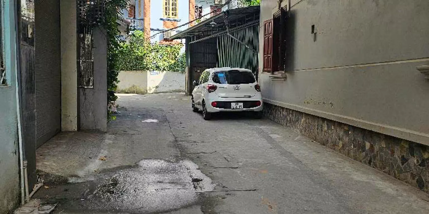 NHÀ ĐẸP Ở NGAY KHU PHÂN LÔ, QUE HÀN, NHỊ KHÊ THƯỜNG TÍN 

Dt 42m, 4 tầng, MT4 m, 3,95 tỷ có