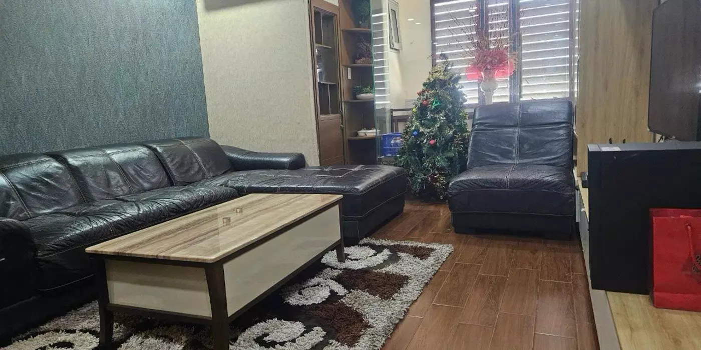 Thanh-NHÀ MỚI NỘI THẤT CAO CẤP- LỆCH TẦNG HIỀN ĐẠI CÔNG SUẤT CHO THUÊ 50TR/THÁNG-MẶT TIỀN KINH