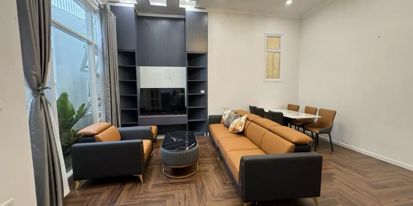 Bán nhà Hồng Tiến, Long Biên, 69m2 5 tầng, 10.8 tỷ. Full nội thất, lô góc