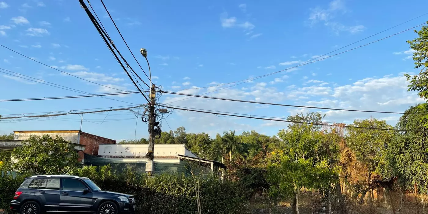 Bán nhà  MT đường Nguyễn thị Hé 23.5m x 98m .Giá 9 tỷ . Tân Thông Hội. Củ Chi.