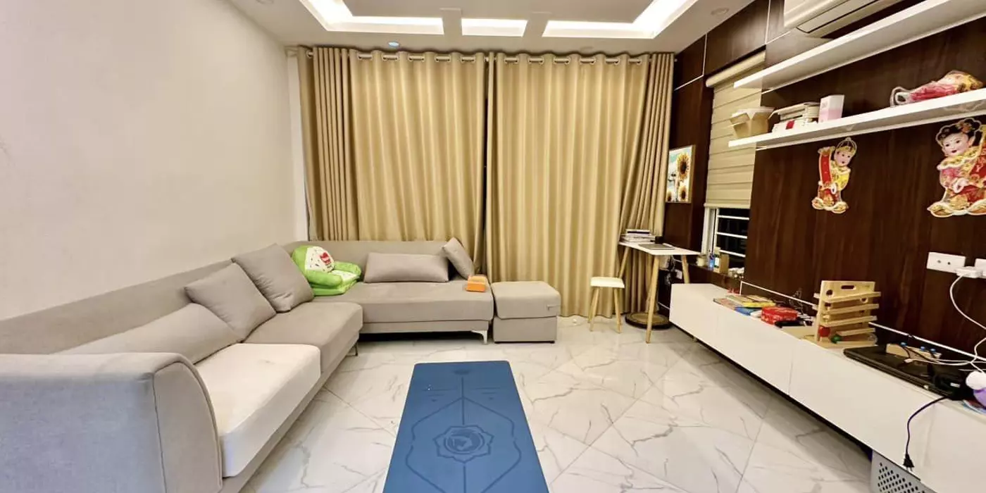 Bán nhà phố 8/3, Hai Bà Trưng 31m, 5 tầng. Giá: 6.2 tỷ