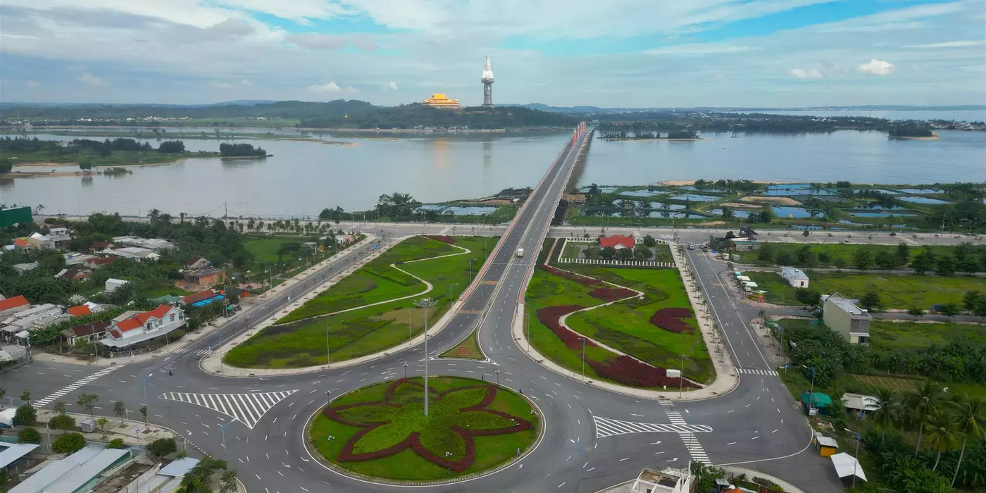 Đất mặt tiền đường Sa Huỳnh - Dung Quất