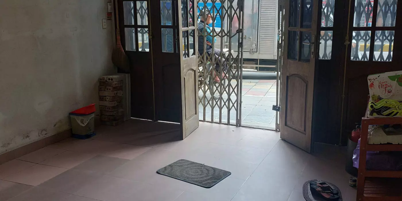 BÁN NHÀ MẶT PHÓ NỞ HẬU KINH DOANH TỐT ĐỂ CHUYỂN LÊN HÀ NỘI VỚI CON CHÁU