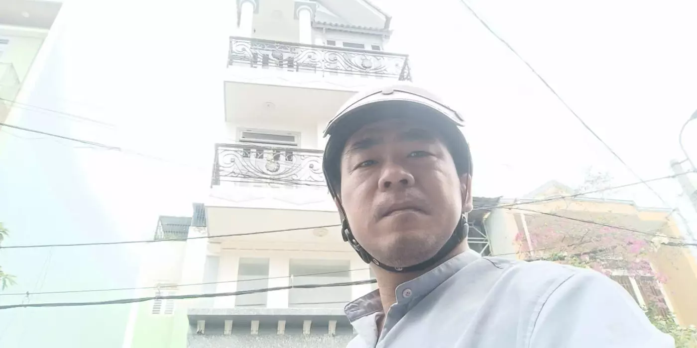 BÁN BIỆT THỰ 4 TẦNG MÁI THÁI  SÁT  VÁCH TRƯỜNG HỌC TRẬN CAO VÂN TRUNG MỶ TÂY QUẬN 12 HCM HẺM XE
