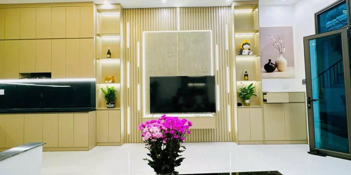 CHỊ Gái NHỜ BÁN GẤP NHÀ 
 HOÀ  BÌNH HAI BÀ TRƯNG 30M2 x 4  TẦNG  NHỈNH 5.35 tỷ  

Trung tâm quân