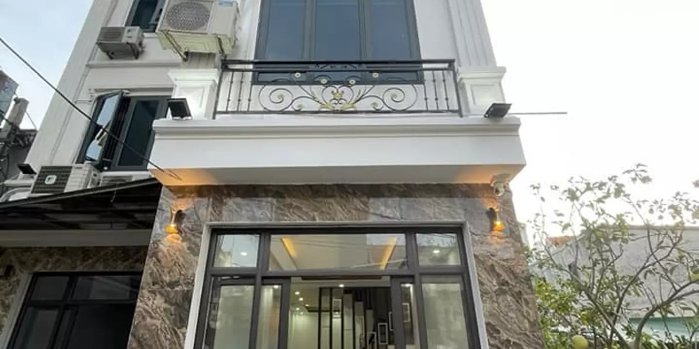 Duy nhất 1 căn xây đơn lập, diện tích 48m2x4,5T. Vài bước chân ra đường ô tô tránh