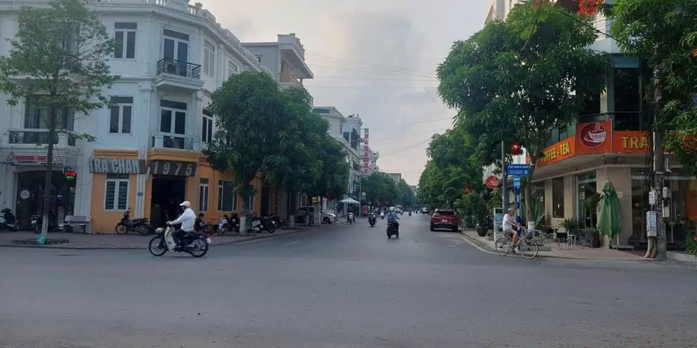BÁN NHÀ 3 TẦNG - LÔ GÓC 2 MẶT TIỀN - MẶT PHỐ PHAN BÁ VÀNH GIAO VỚI BÙI THỊ XUÂN - DÂN CƯ ĐÔNG ĐÚC