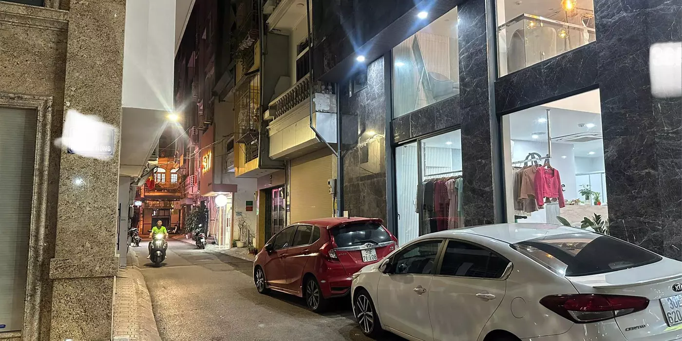 Nhà phố HUỲNH THÚC KHÁNG - DT 40M2 - MT 5.13M - VỊ TRÍ KIM CƯƠNG, BỀ THẾ, XÂY 7 TẦNG THANG MÁY HẾT