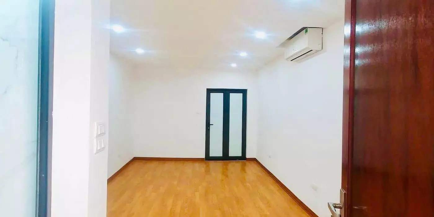 Bán tập thể tầng 3 Nguyễn Chí Thanh, căn studio 1 ngủ khép kín đẹp sẵn ở ngay
