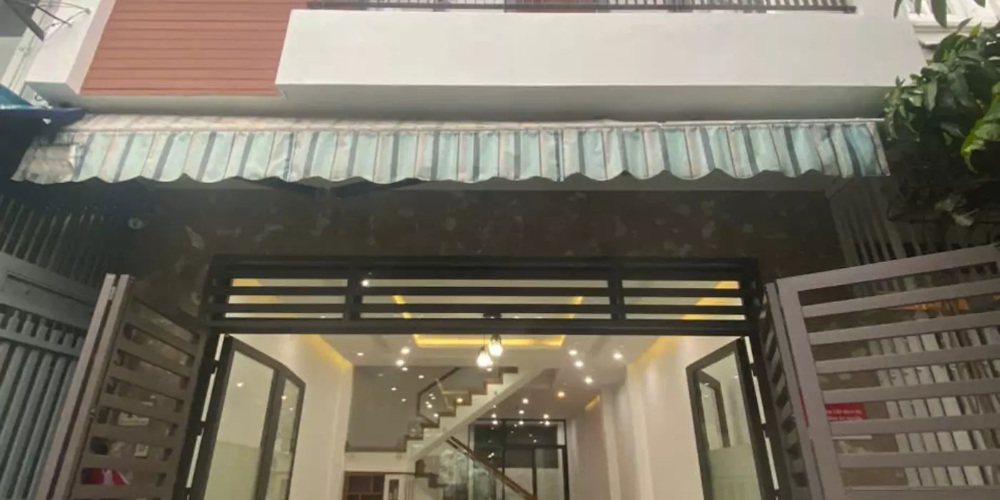 Bán nhà MT 3 tầng 40 nguyễn văn thủ, ngang 5m, Hướng Nam đối diện công viên.  Full nội thất.