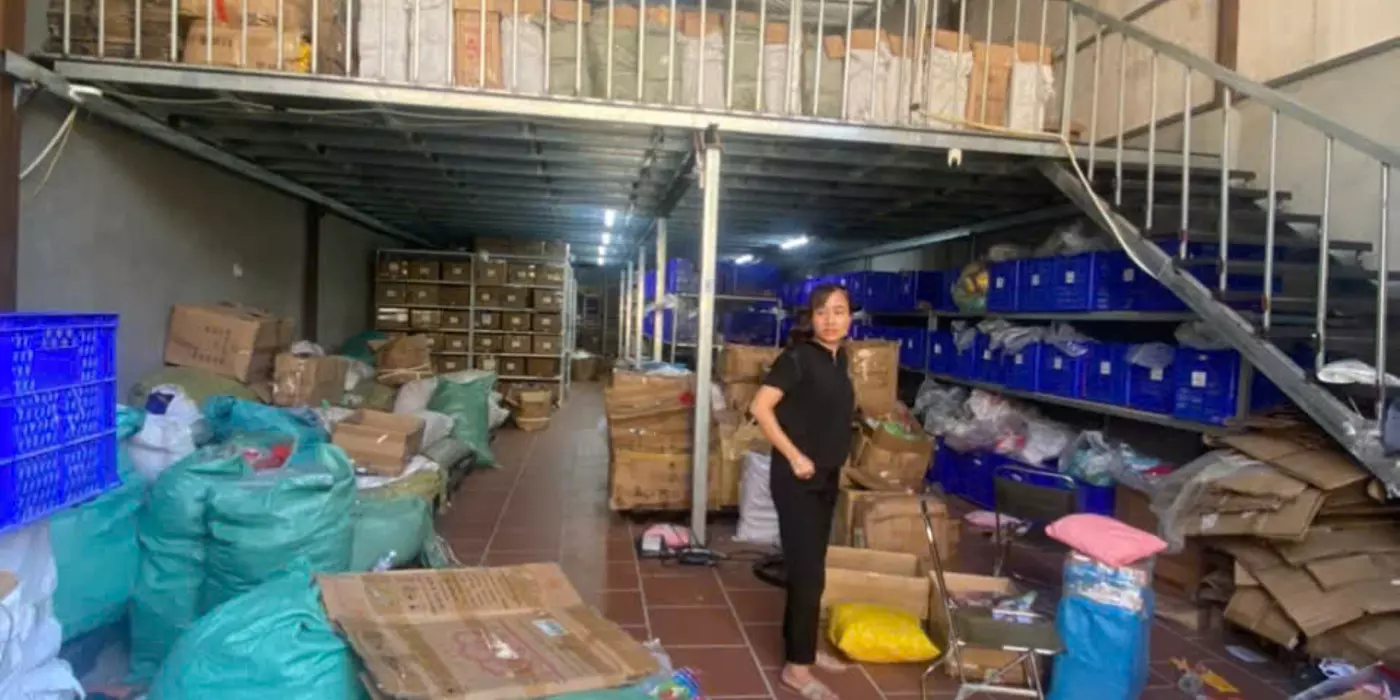 Cho thuê kho 300m xe 10 tấn đỗ cửa, có điện 3fa Thanh Trì, cách nước ngầm 5km