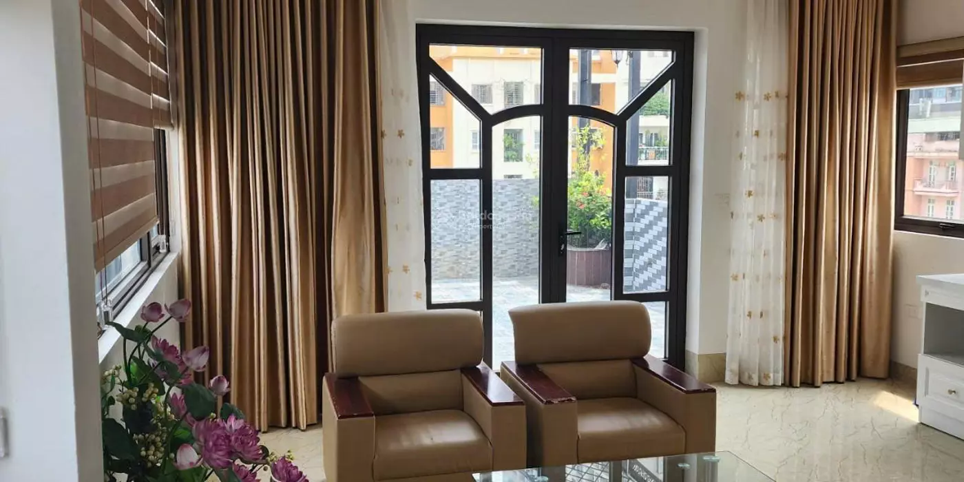 Bán tòa văn phòng 8 tầng - MP Nguyễn Hoàng - Mỹ Đình – 63,6m2 MT: 5m - 44tỷ 680tr - nội thất xịn.