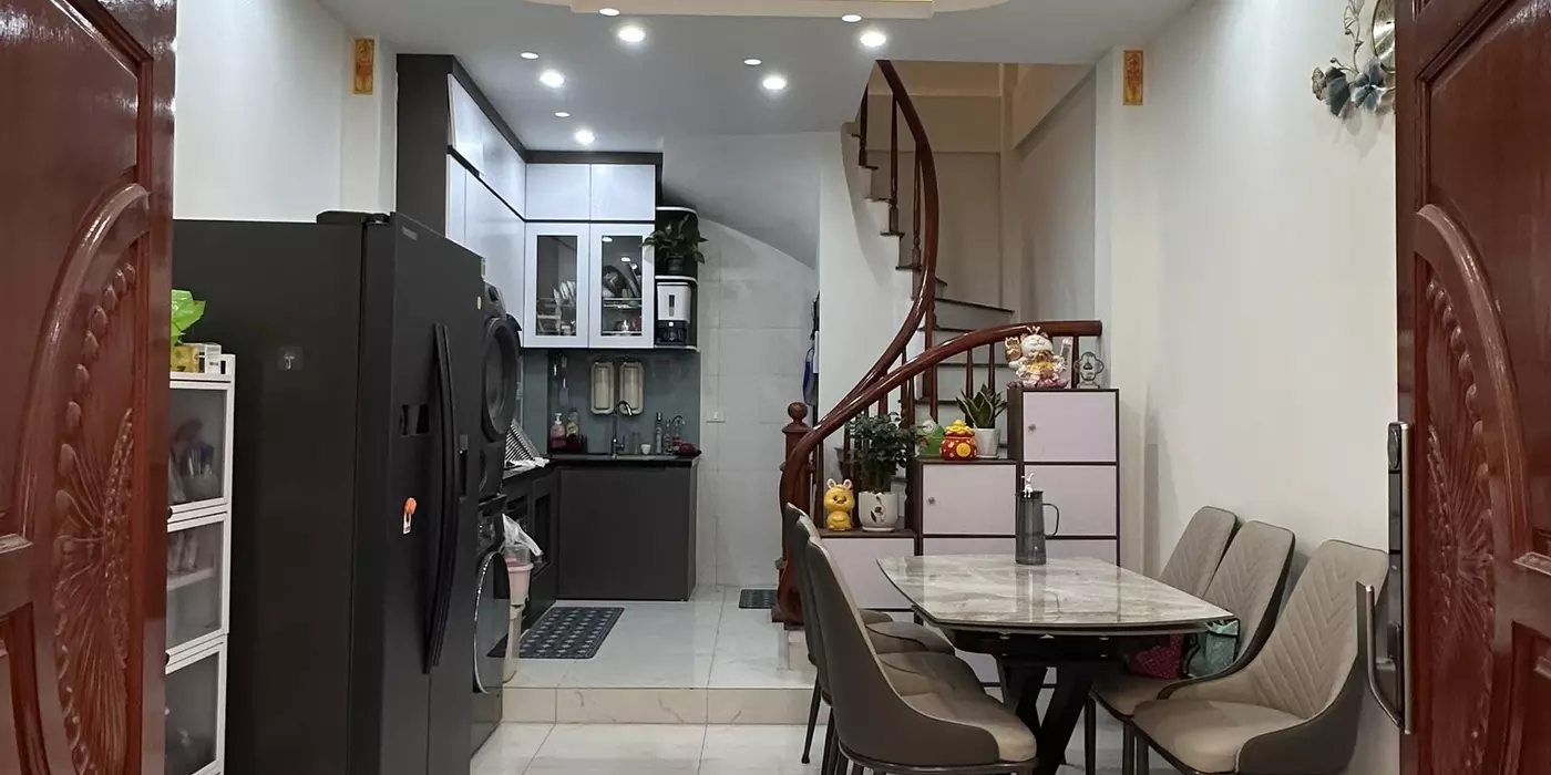 Bán nhà Kim Chung, Hoài Đức 30m2. Xây dựng 5 tầng full nội thất. Cách 130m đến chợ Lai Xá