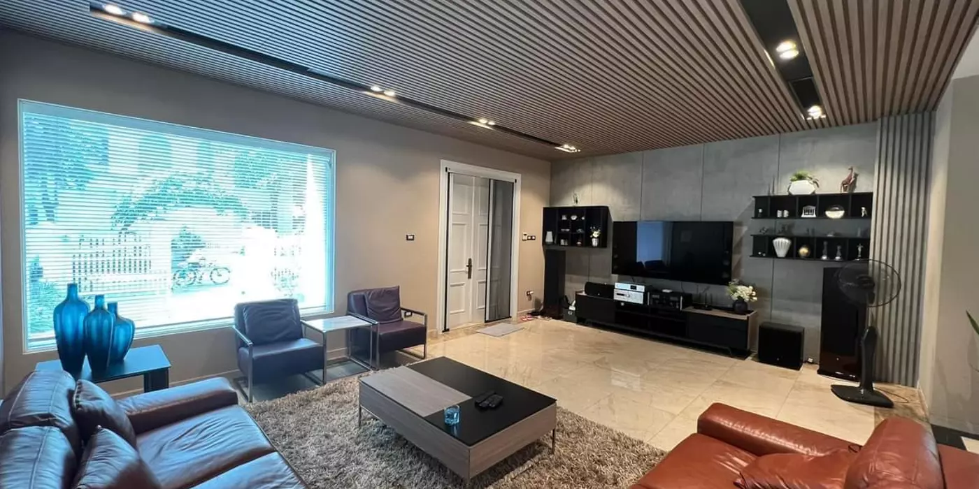 P/lô đấu giá Việt Hưng - mặt tiền 6m - vỉa hè rộng - ô tô tránh - kinh doanh - văn phòng - hàng