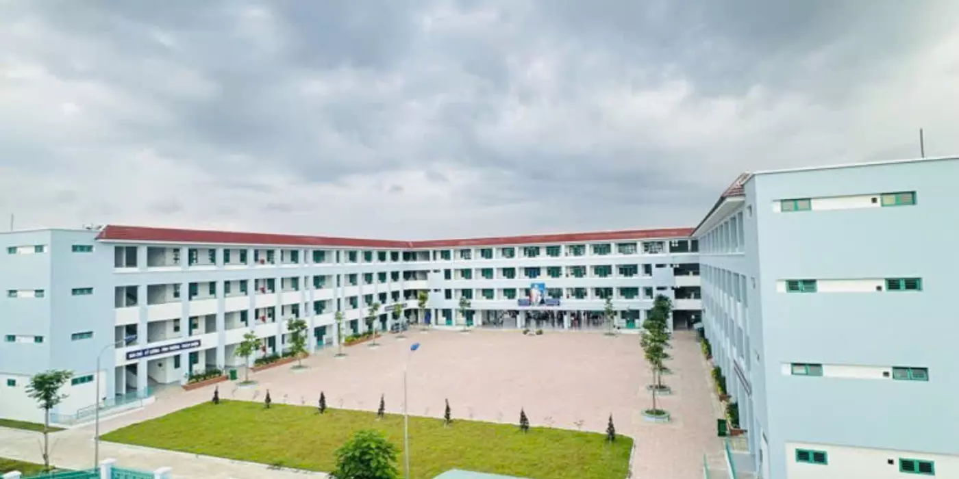 Tên lửa, BTĐB, 4 tầng, 4 phòng ngủ,đường 8m thông, TL.