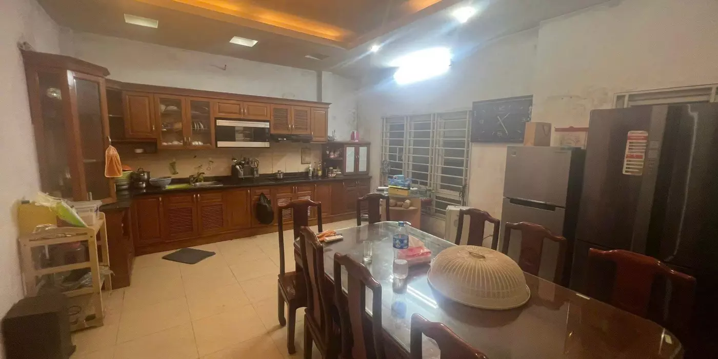 Bán Nhà Hoàng Hoa Thám 42M2-GIÁ NHỈNH 6.5 TỶ- LÔ GÓC - GẦN PHỐ - NGÕ THOÁNG