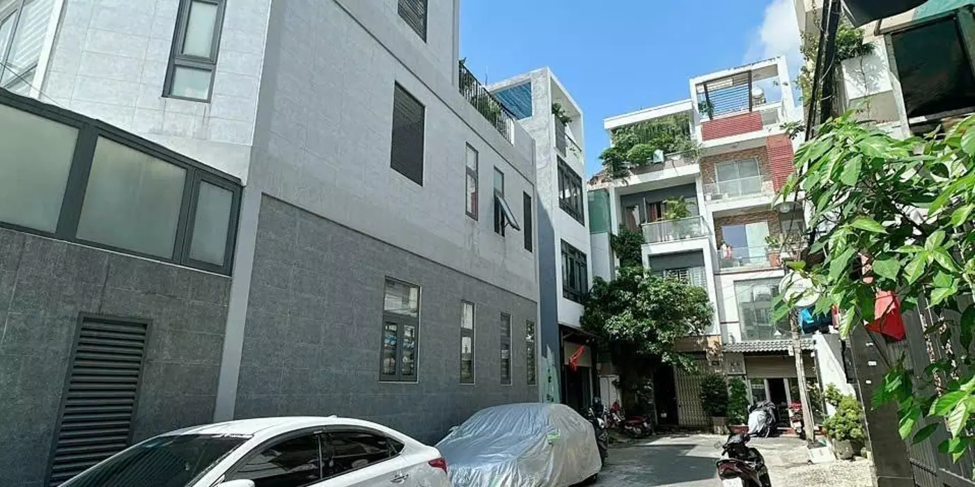 Nhà ngọn giá cực tốt Tân Phú - Hẻm kinh doanh đắc địa sát chợ Tân Hương - 100m2, 3 tầng BTCT - Giá