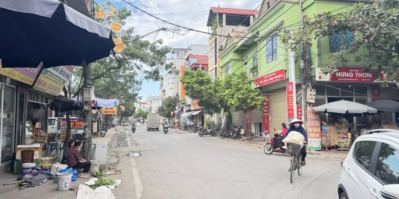 BÁN ĐẤT ĐƯỜNG THÔNG Ô TÔ TRÁNH, ĐẤT VUÔNG VẮN SẠCH ĐẸP, GẦN CHỢ, TRƯỜNG HỌC TẠI BẮC HỒNG ĐÔNG ANH