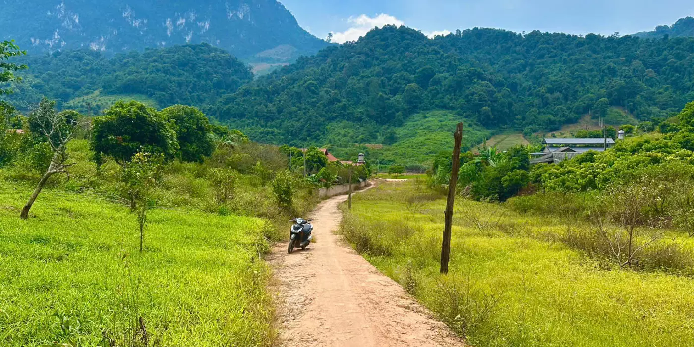 Nhỉnh 1 tỷ có ngay khu đất đẹp 700m2 giữa thị trấn Mộc Châu