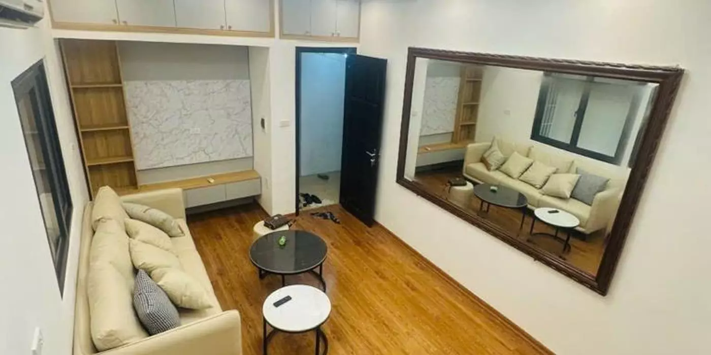 Bán gấp nhà ngõ 409 Kim mã. Diện tích 65m2, xây 5 tầng, mặt tiền 4m SĐCC. Giá 3280 triệu