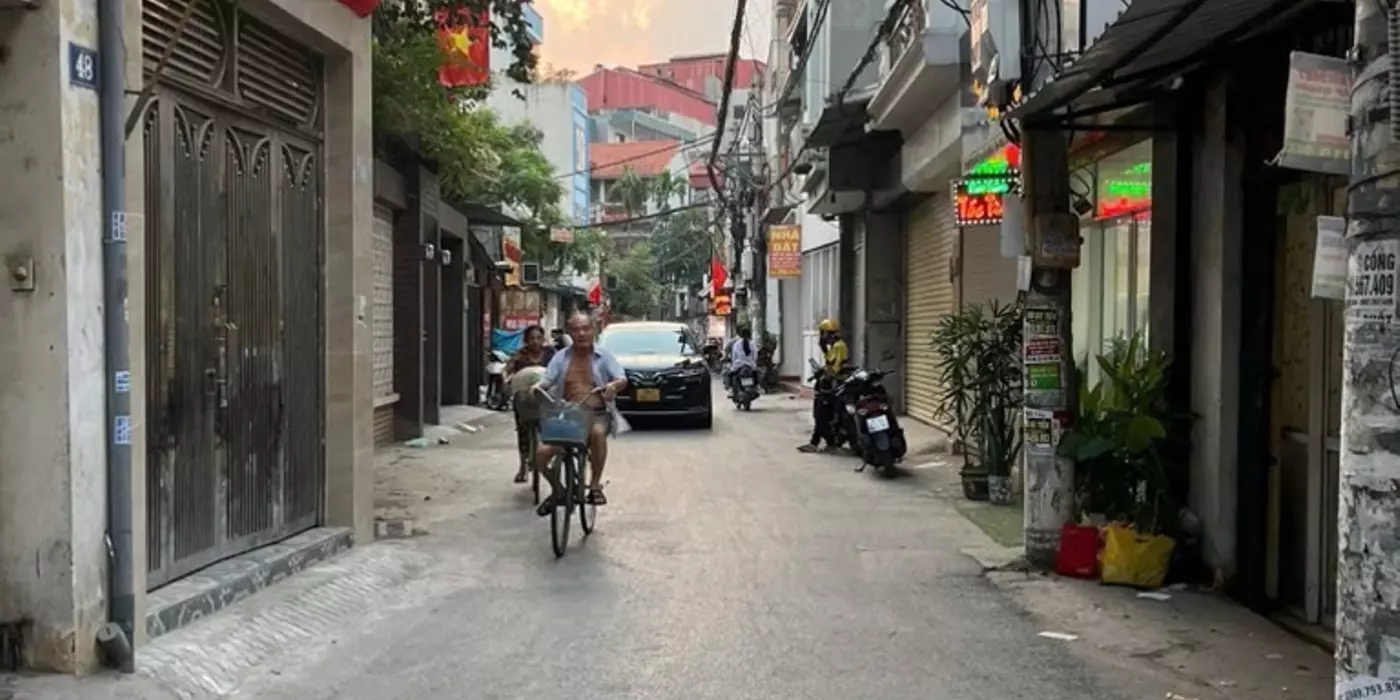 Chính chủ bán gấp nhà Nguyễn Chính Thịnh Liệt Hoàng Mai  95m2 8m mặt tiền 15 tỷ kinh doanh sầm