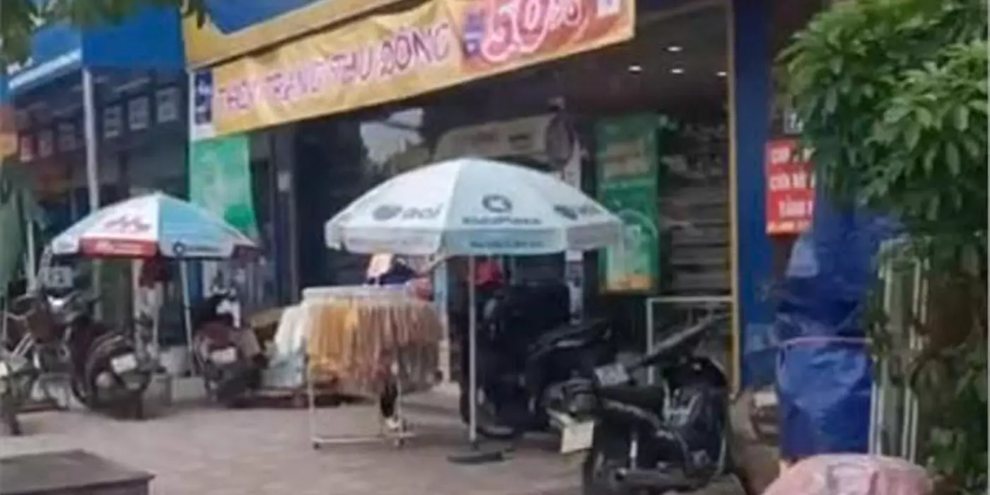 tôi cần bán nhà phố mậu lương 5 tầng tặng nội thất hơn 4 tỷ ô tô cạnh nhà