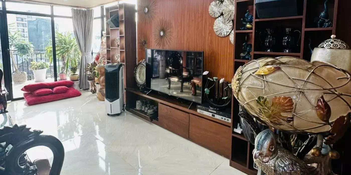 Long Biên dưới 8 tỷ, Diện Tích 40m2, 6 tầng, mặt tiền 3.9m, giá 6,9 tỷ thang máy, zalo: 0379201686