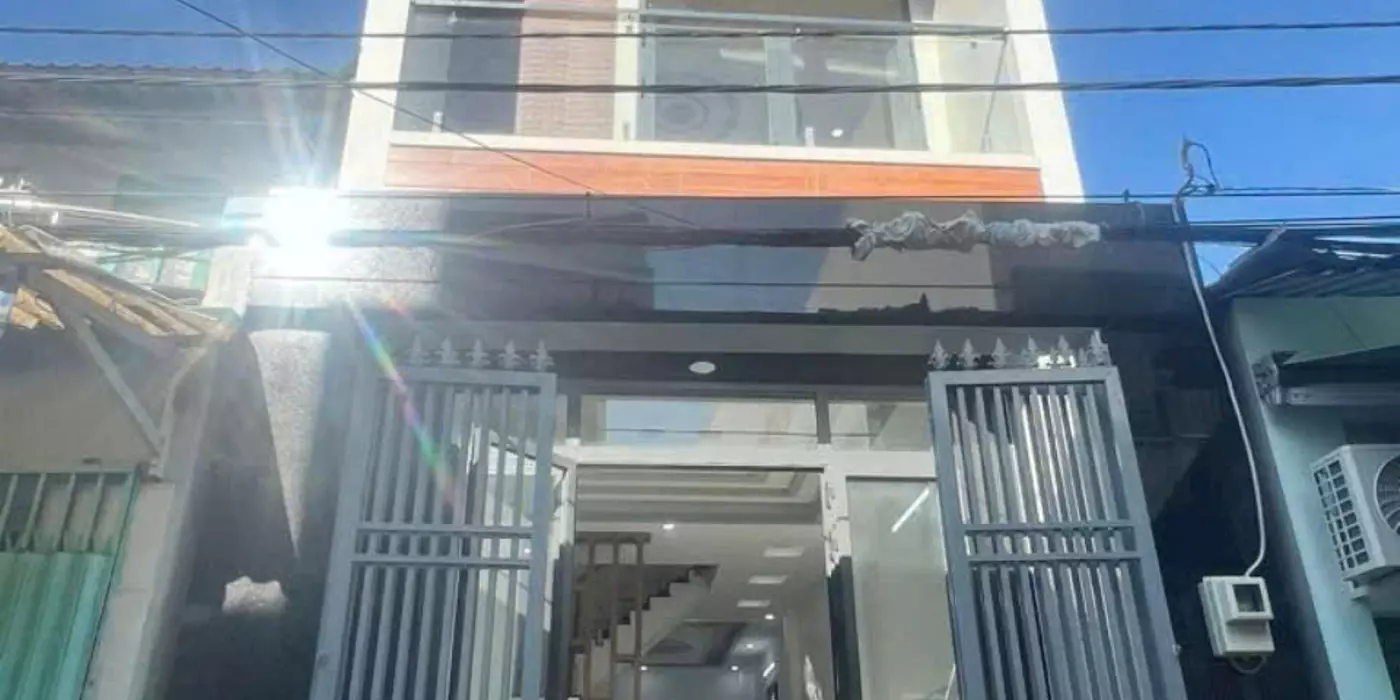 Nhà mới Bùi Tư Toàn, DT 72m2, 3 tầng, 4 phòng ngủ, hẻm 6m