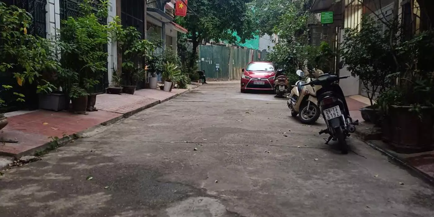 BÁN NHÀ 6T TRẦN THÁI TÔNG, DT 42M2, KIA MORNING ĐỖ CỬA, GẦN PHỐ, KINH DOANH/Ở, CHỈ 10.6 TỶ
