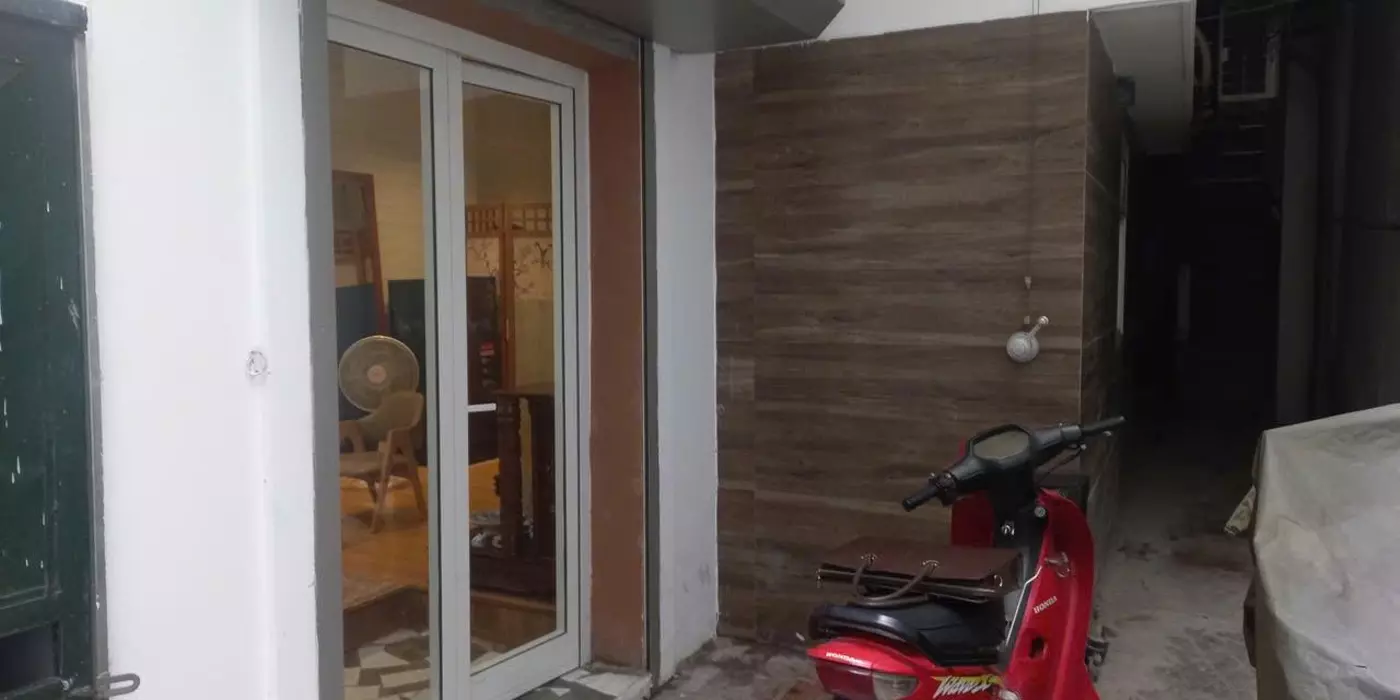 Cần bán gấp nhà mặt phố Huế, Hoàn Kiếm, HN, SĐCC. DT 40m2. Giá: 3,8 tỷ